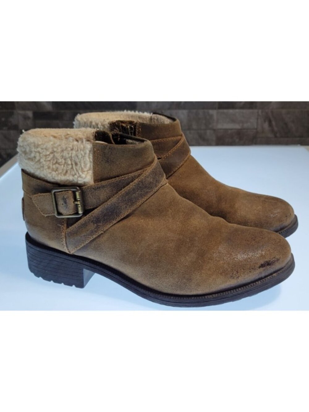 UGG Benson Waterproof Leather Sheepskin Lined Ankle Booties Women’s 8 Brown